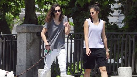 Alba Flores relationship