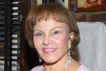 Maria Elena Holly height