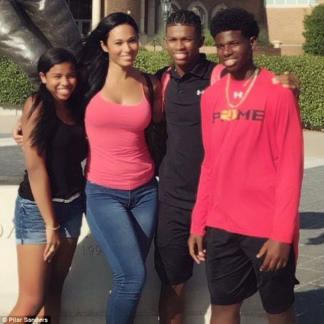 PIlar Sanderi husband