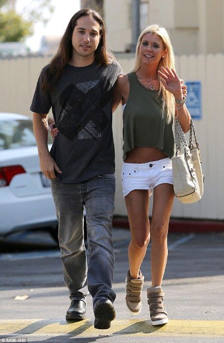 Tara Reid boyfriend
