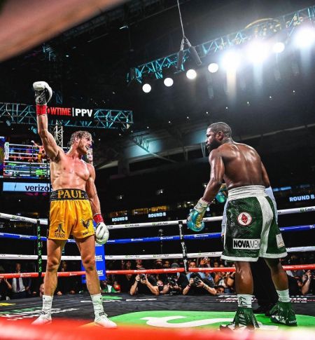 Logan Paul Vs Floyd Mayweather