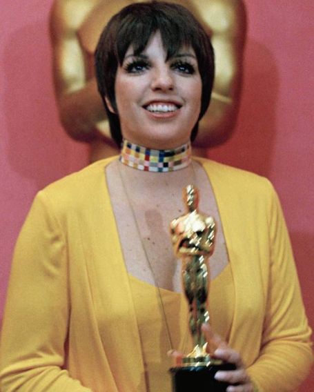 Liza Minnelli height