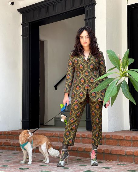 Mary Mouser net worth 