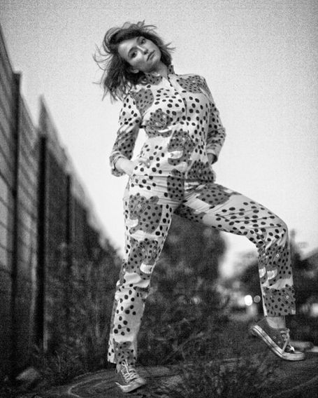 Milana Vayntrub height