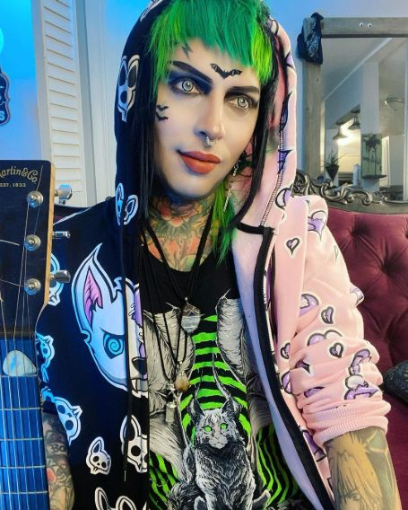 Dahvie Vanity profession
