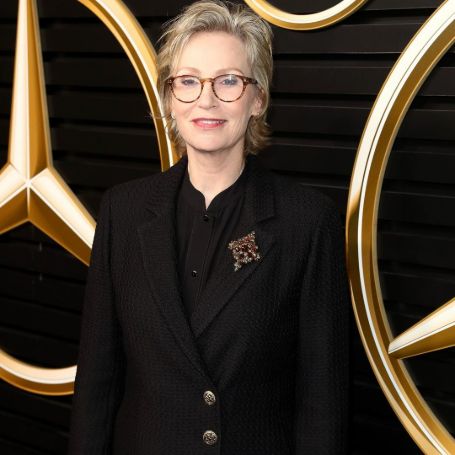 Jane Lynch age, height