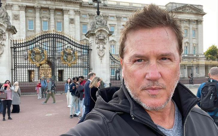 Lochlyn Munro age, height