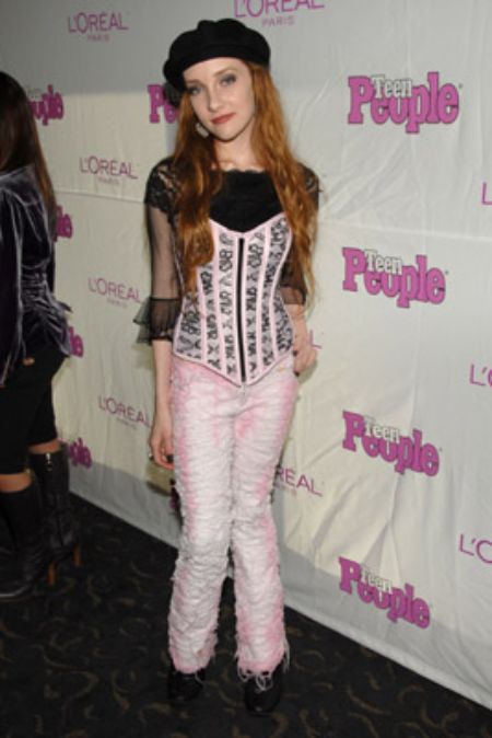 Scarlett Pomers awards