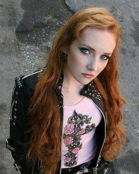 Scarlett Pomers married