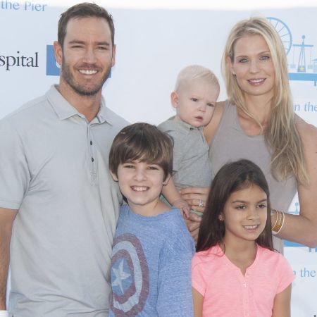 Mark Paul Gosselaar wife
