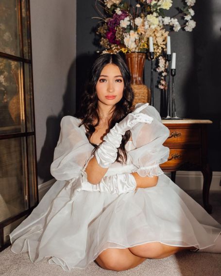 Caroline Manning height