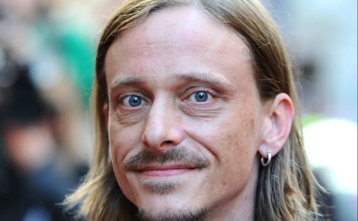 mackenzie crook bio