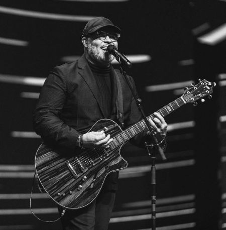 israel houghton net worth