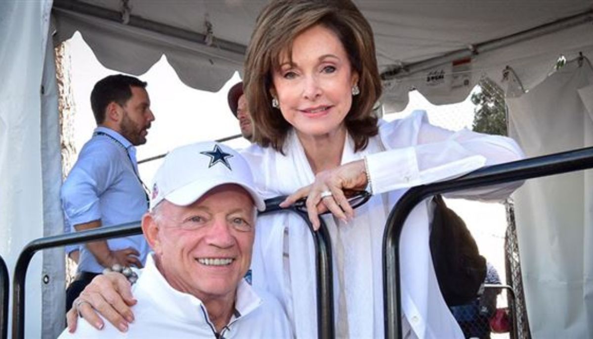 Jerry Jones wife bio