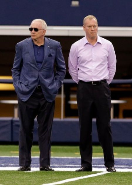 Jerry Jones Jr father