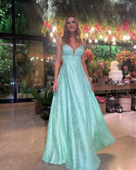 Aline Nobre net worth