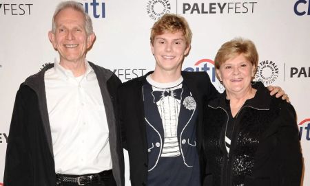 evan peters parents