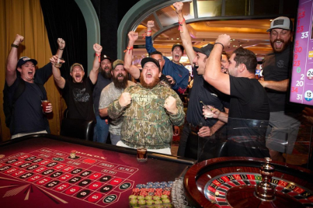 luke combs net worth