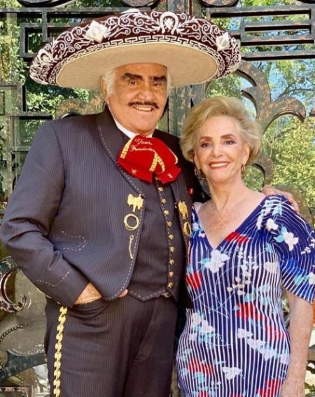 vicente fernandez wife age