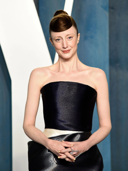 andrea riseborough height
