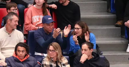 fayza lamari with her son