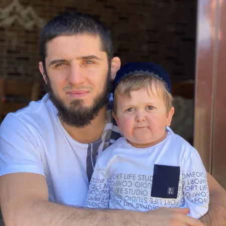 hasbulla magomedov with his actual brother reklama hasbulla