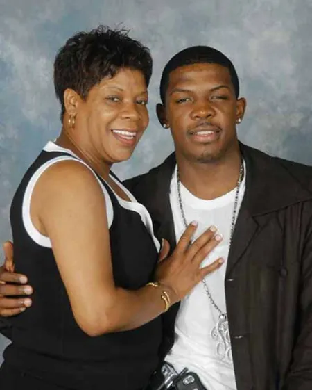joe johnson with his mother sara johnson