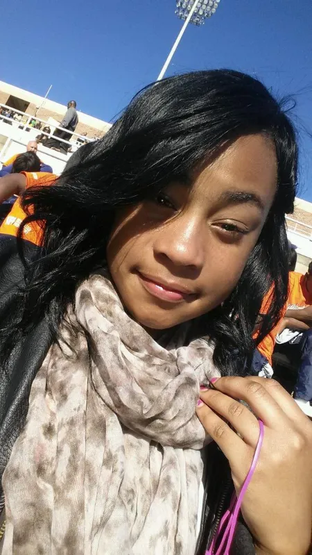 joy gentry age is 18 years old