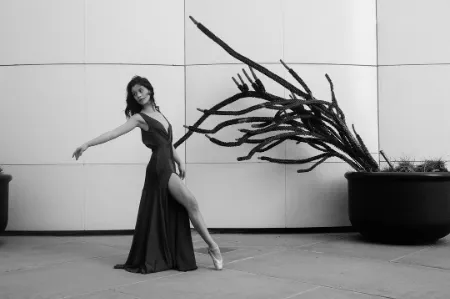 paige searcy during her photoshoot at los angeles county museum of arts