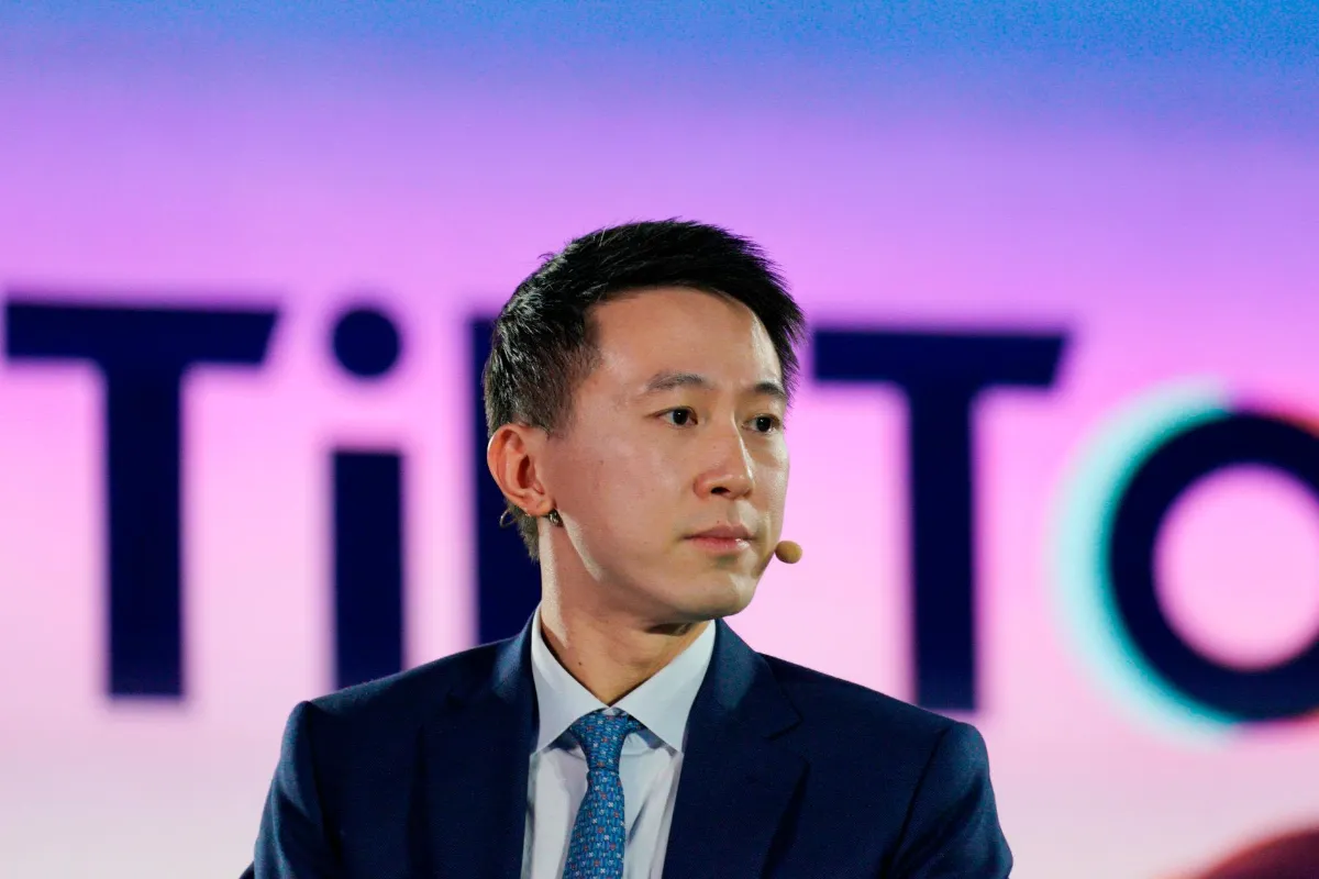 is shou zi chew linkedin available