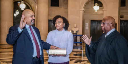 alvin bragg sworning in for his office as judge milton tingling administers and jamila ponton watches on 31st dec 2021