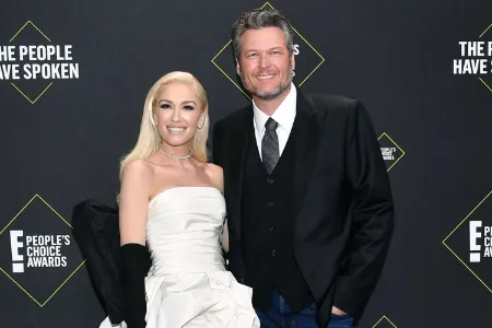 blake shelton with wife gwen stefani at people's choice award