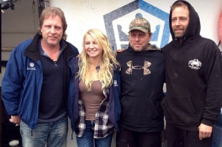 edgar hansen with cast members of deadliest catch