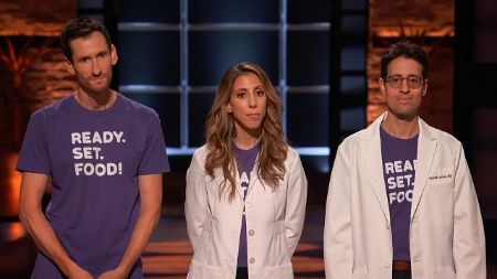 dr katie dr andrew and dr daniel at shark tank pitching