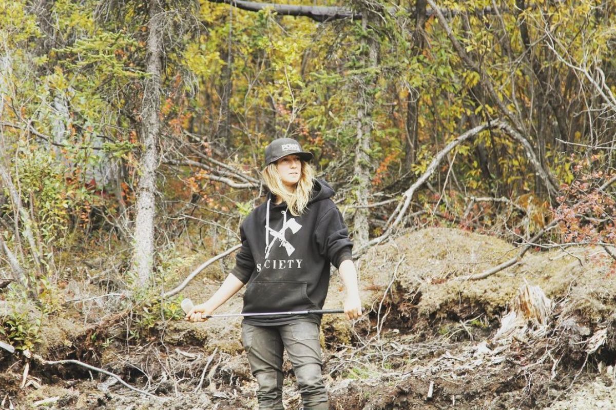 karla ann charlton is an american tv star and truck driver