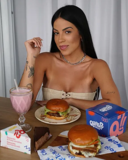 maria julia mazilla during her breakfast